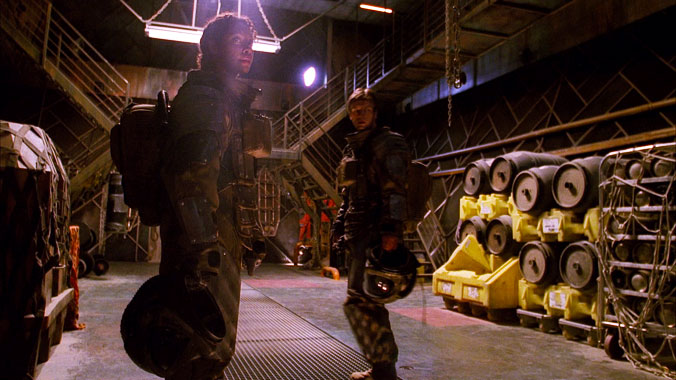 Firefly S01E01-E02: Les nouveaux passagers (2002)