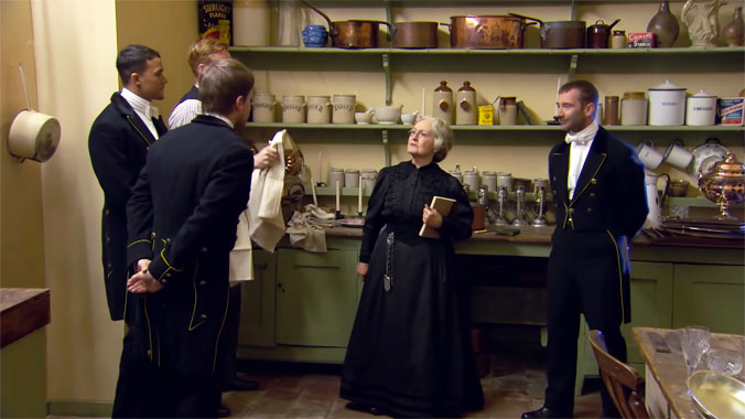 Time Crashers S01E03: 1913, How To Follow Edwardian Etiquette (2015)