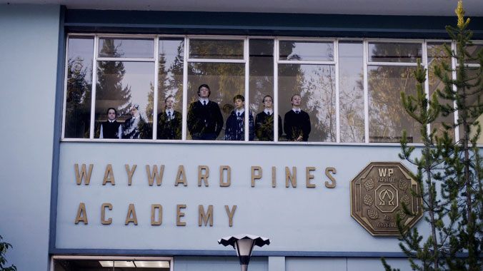 Wayward Pines S01E04: L'un reste, l'autre part (2015)